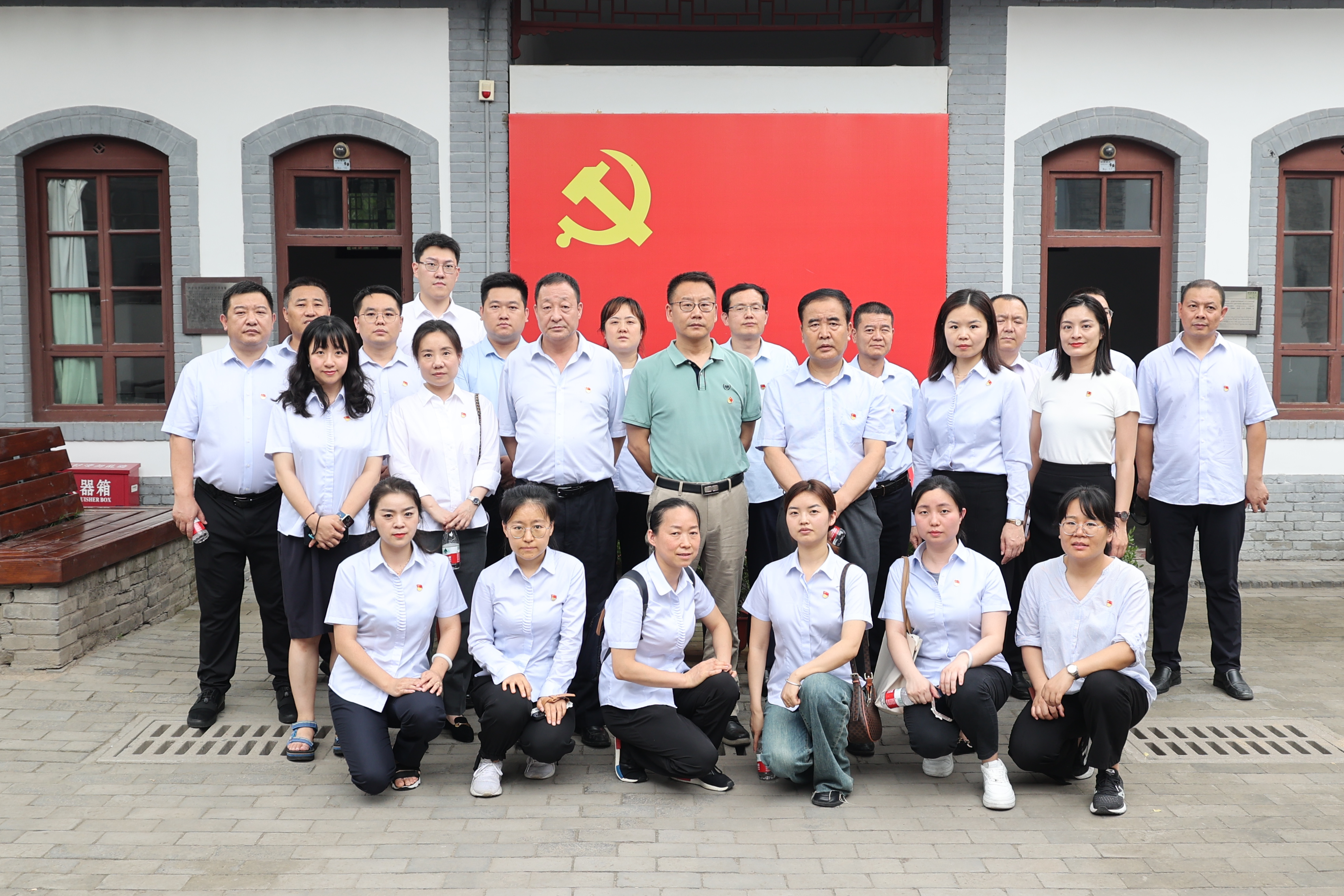 公司黨委組織開(kāi)展“學(xué)黨章、悟思想、強(qiáng)黨性、  善作為”主題黨日活動(dòng)