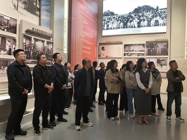 1760088508775872.jpg b40abd1b78d69db18a263426e8bc3406_origin(1)_副本.jpg